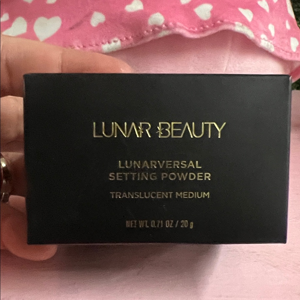 Lunar Beauty Translucent Medium Setting Powder - Black